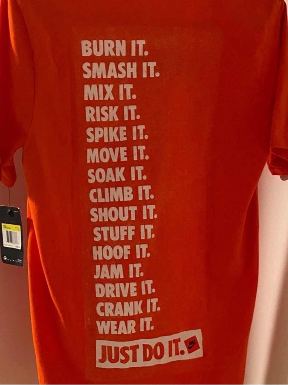 Nike Orange Short Sleeve Tee with 'Just Do It.' Chest Logo. Ptp 21”